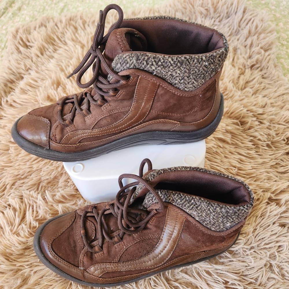 Nature Walk Brown Leather Ankle Boots with Knit Cuff  81/2 M